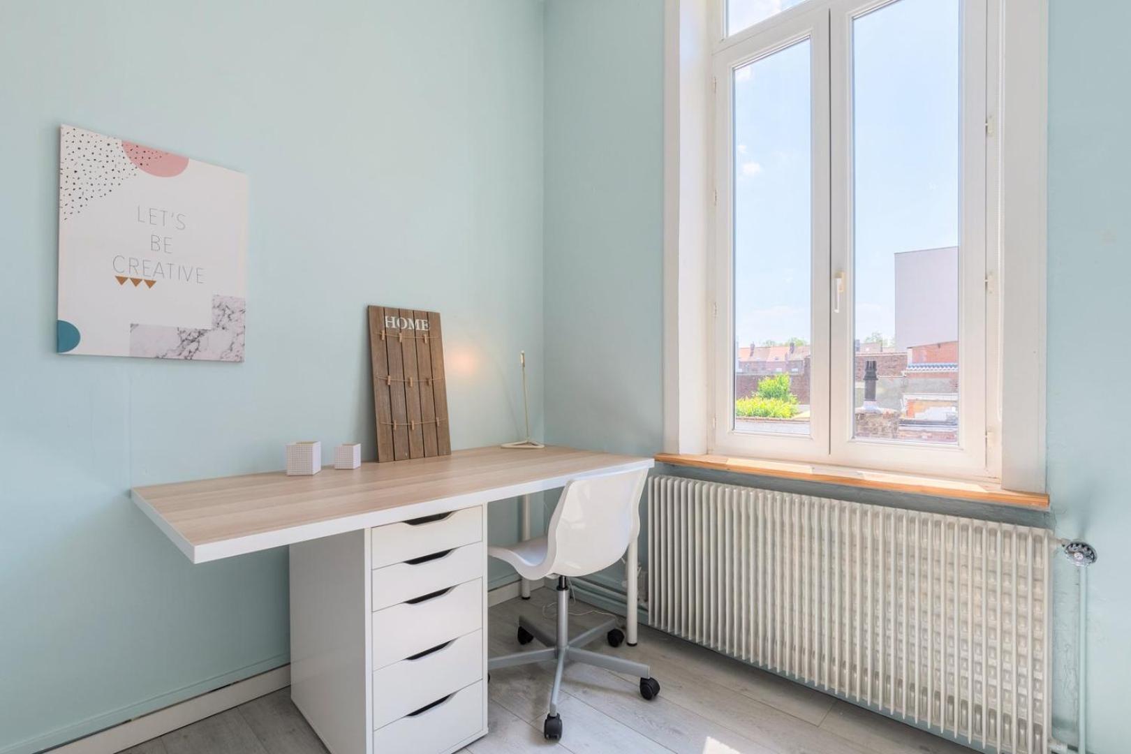 4 Bedroom & 4 Bathroom House Close To Parc Barbieux Apartment